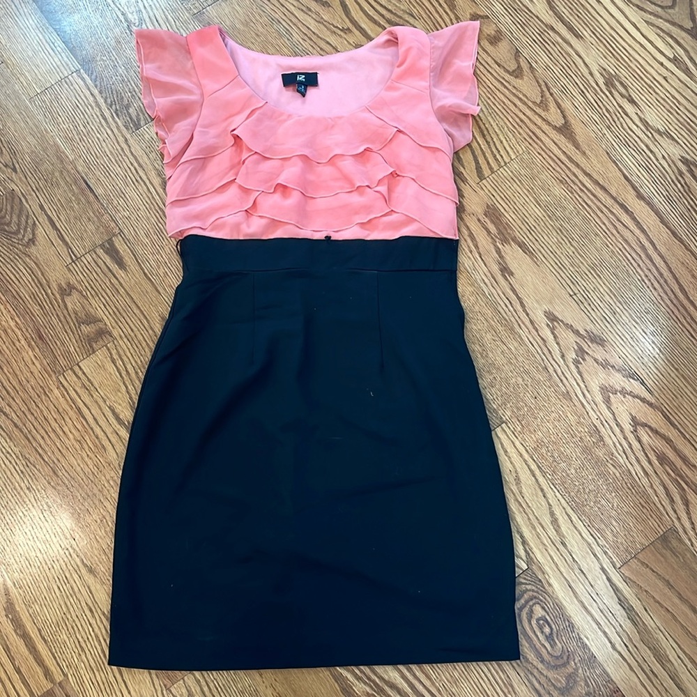 Women’s Dress. Size 3. Excellent Condition. iZ Byer Brand.